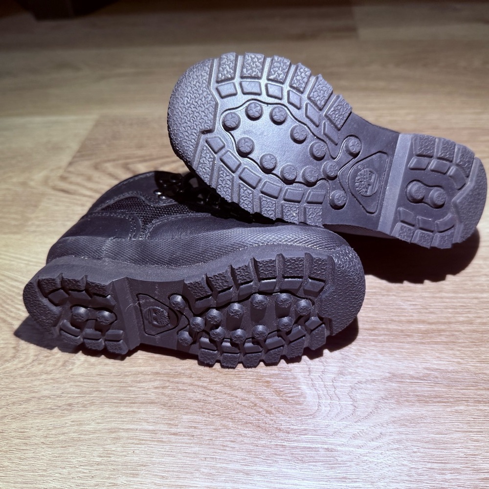 Toddlers 
Timberland 
Biker Boot 
Black 
Size 8c 
No Box